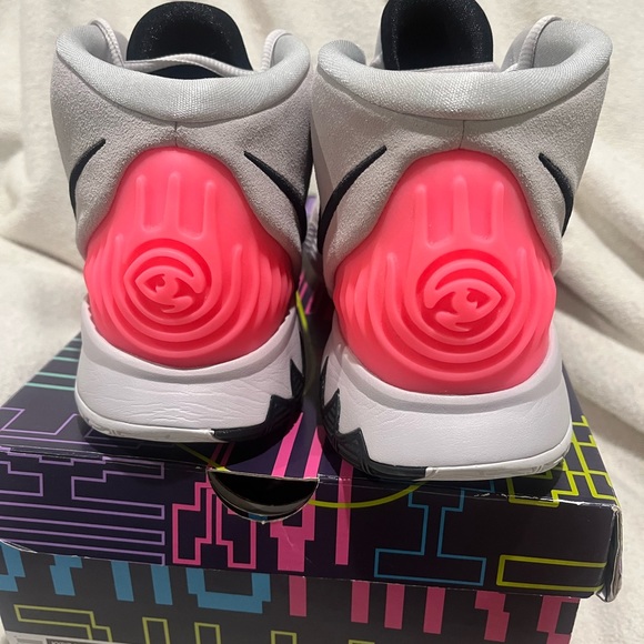 Brand New Nike Kyrie 6, Men’s size 14 - Picture 6 of 8